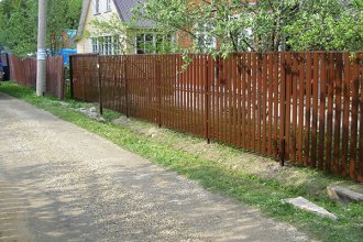 Как правильно выбрать забор для загородного участка